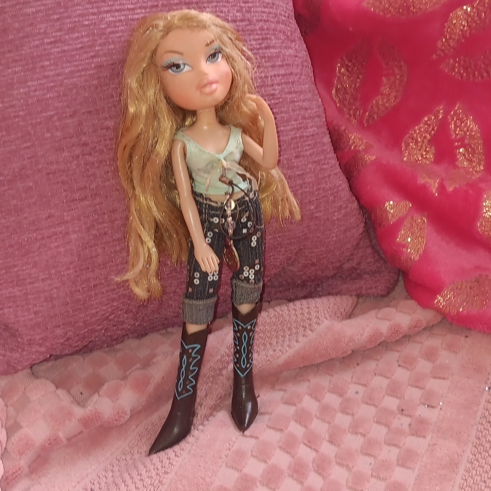 Bratz doll for collectors and girls Extra Boots - Picture 4 of 6